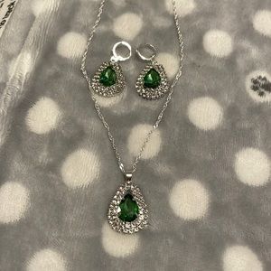 925 Sterling Silver Green Crystal Pendant Necklace Hoop Lever back